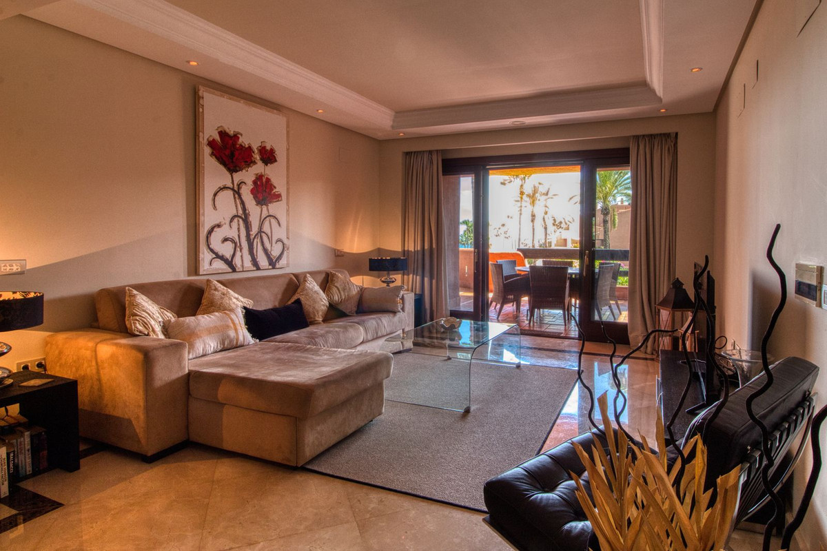 Se vende Apartamento Planta Media de 2 dormitorios en Costa Del Sol, Málaga, España