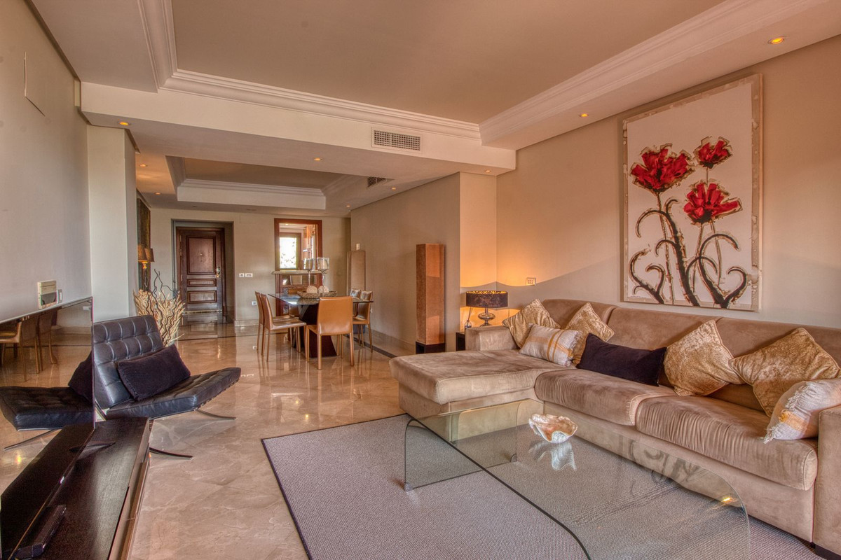 Se vende Apartamento Planta Media de 2 dormitorios en Costa Del Sol, Málaga, España