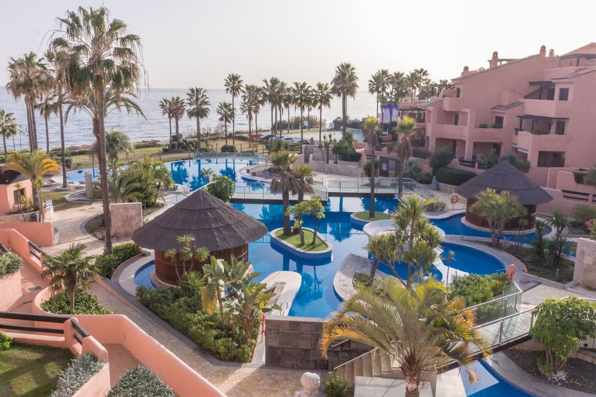 Se vende Apartamento Planta Media de 2 dormitorios en Costa Del Sol, Málaga, España