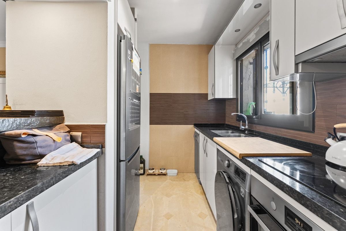 Se vende Apartamento Planta Media de 2 dormitorios en Costa Del Sol, Málaga, España