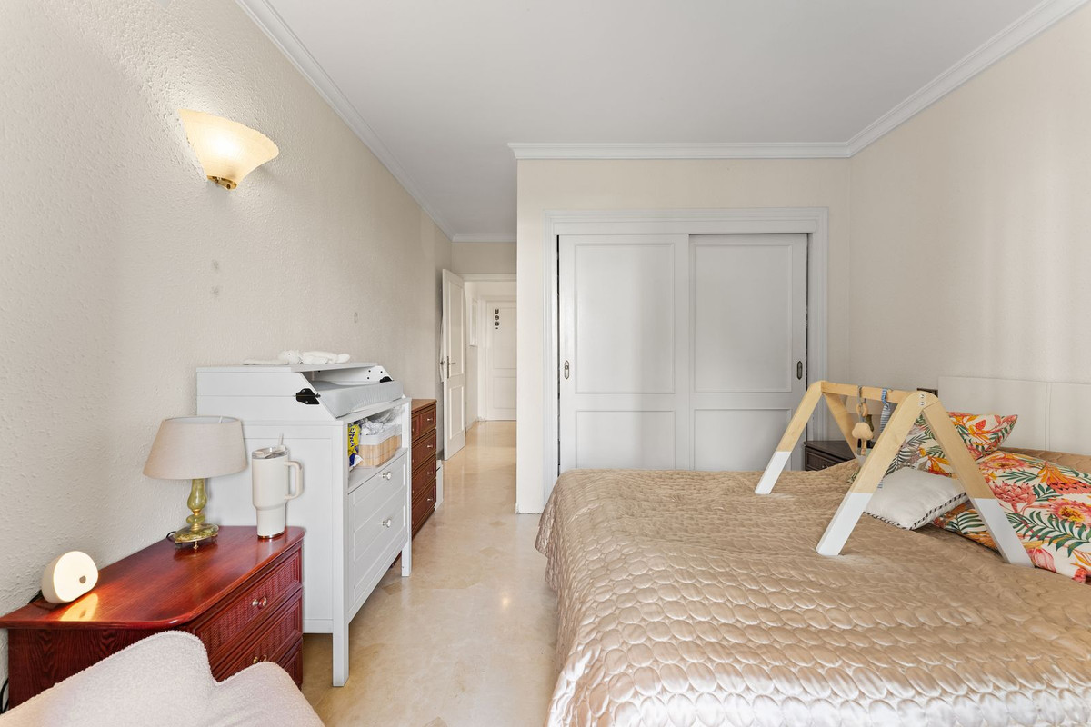 Se vende Apartamento Planta Media de 2 dormitorios en Costa Del Sol, Málaga, España