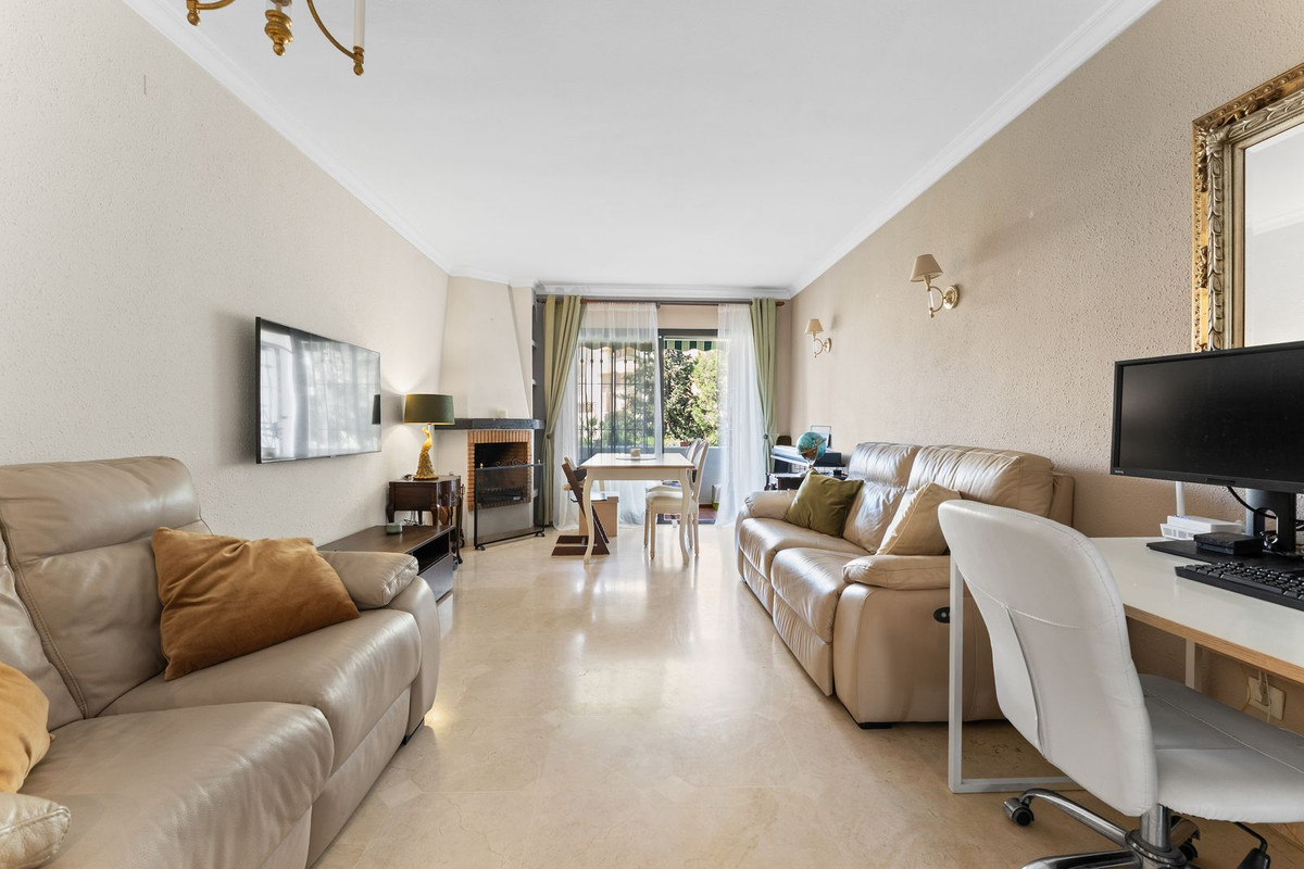 Se vende Apartamento Planta Media de 2 dormitorios en Costa Del Sol, Málaga, España