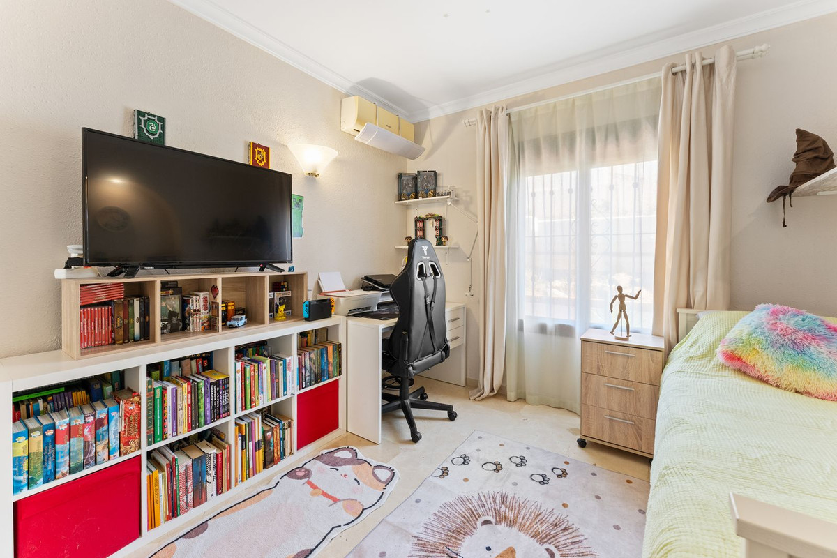 Se vende Apartamento Planta Media de 2 dormitorios en Costa Del Sol, Málaga, España