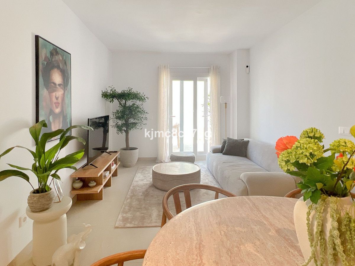 3 Bed Apartment for sale in Torreblanca Costa Del Sol, Málaga, Spain