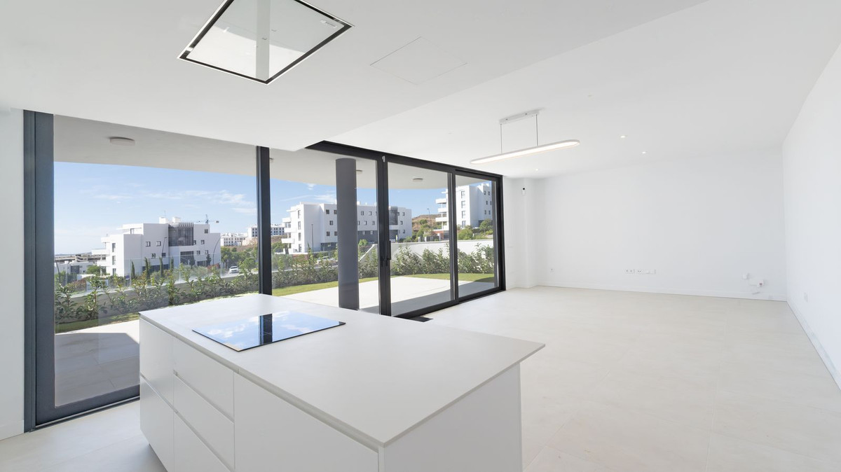 2 Bed Apartment for sale in Fuengirola Costa Del Sol, Málaga, Spain