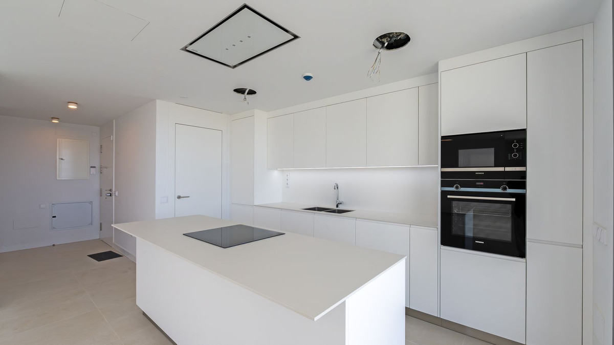2 Bed Apartment for sale in Fuengirola Costa Del Sol, Málaga, Spain