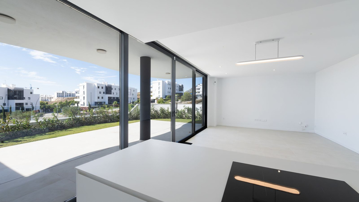 2 Bed Apartment for sale in Fuengirola Costa Del Sol, Málaga, Spain