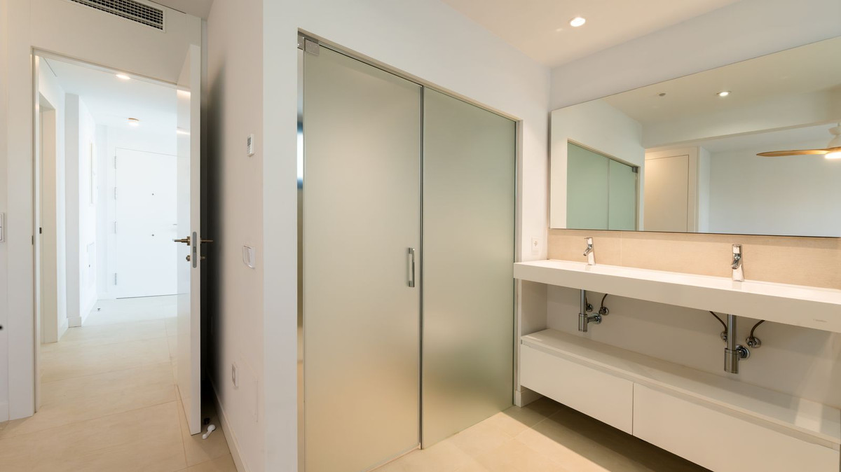 2 Bed Apartment for sale in Fuengirola Costa Del Sol, Málaga, Spain