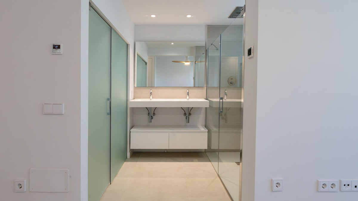 2 Bed Apartment for sale in Fuengirola Costa Del Sol, Málaga, Spain