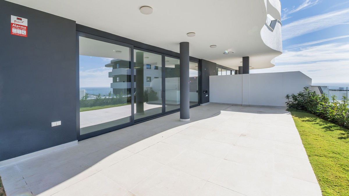 2 Bed Apartment for sale in Fuengirola Costa Del Sol, Málaga, Spain