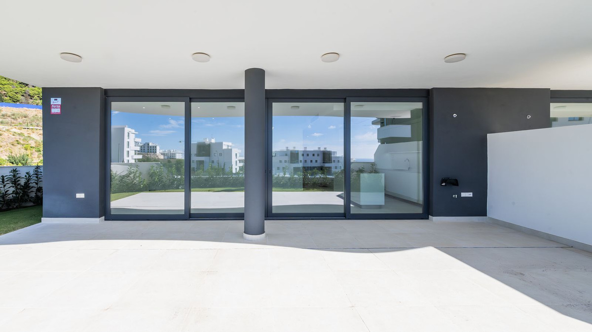 2 Bed Apartment for sale in Fuengirola Costa Del Sol, Málaga, Spain