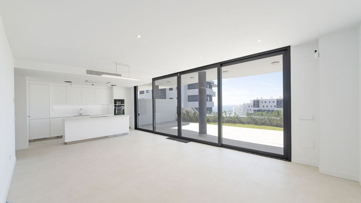 2 Bed Apartment for sale in Fuengirola Costa Del Sol, Málaga, Spain