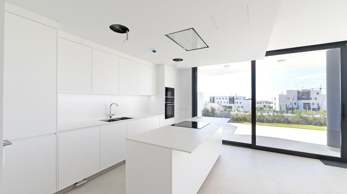 2 Bed Apartment for sale in Fuengirola Costa Del Sol, Málaga, Spain