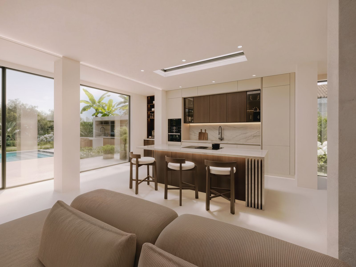 Se vende Villa - Chalet de 4 dormitorios en Costa Del Sol, Málaga, España
