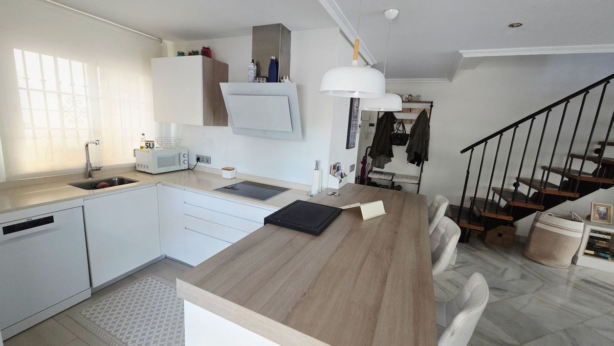 3 Bed Townhouse for sale in The Golden Mile Costa Del Sol, Málaga, Spain
