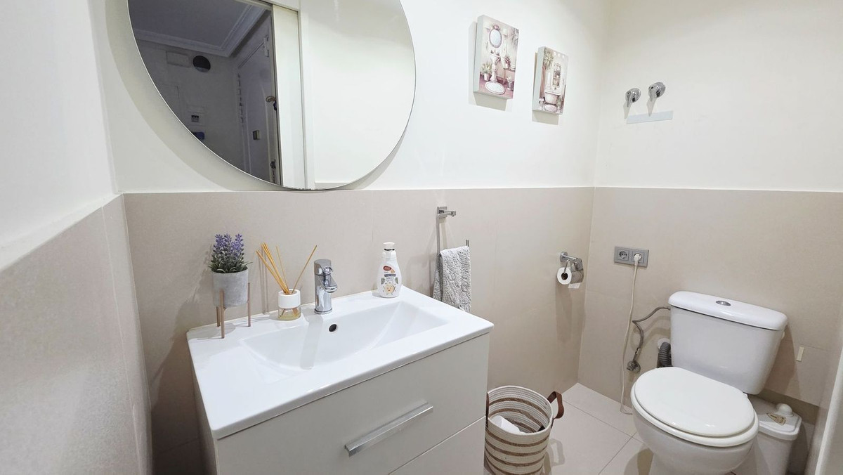 3 Bed Townhouse for sale in The Golden Mile Costa Del Sol, Málaga, Spain