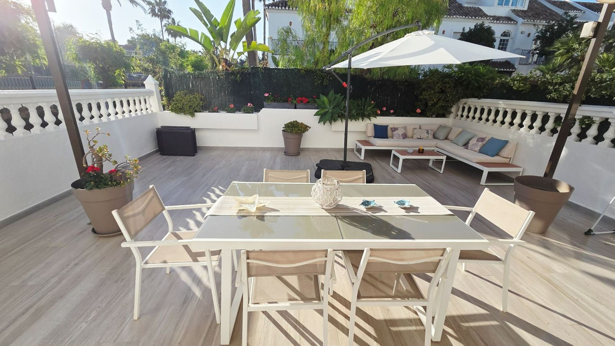3 Bed Townhouse for sale in The Golden Mile Costa Del Sol, Málaga, Spain