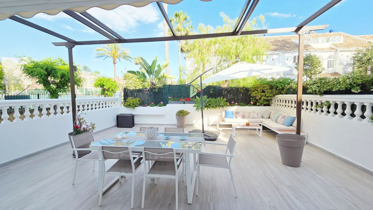 3 Bed Townhouse for sale in The Golden Mile Costa Del Sol, Málaga, Spain