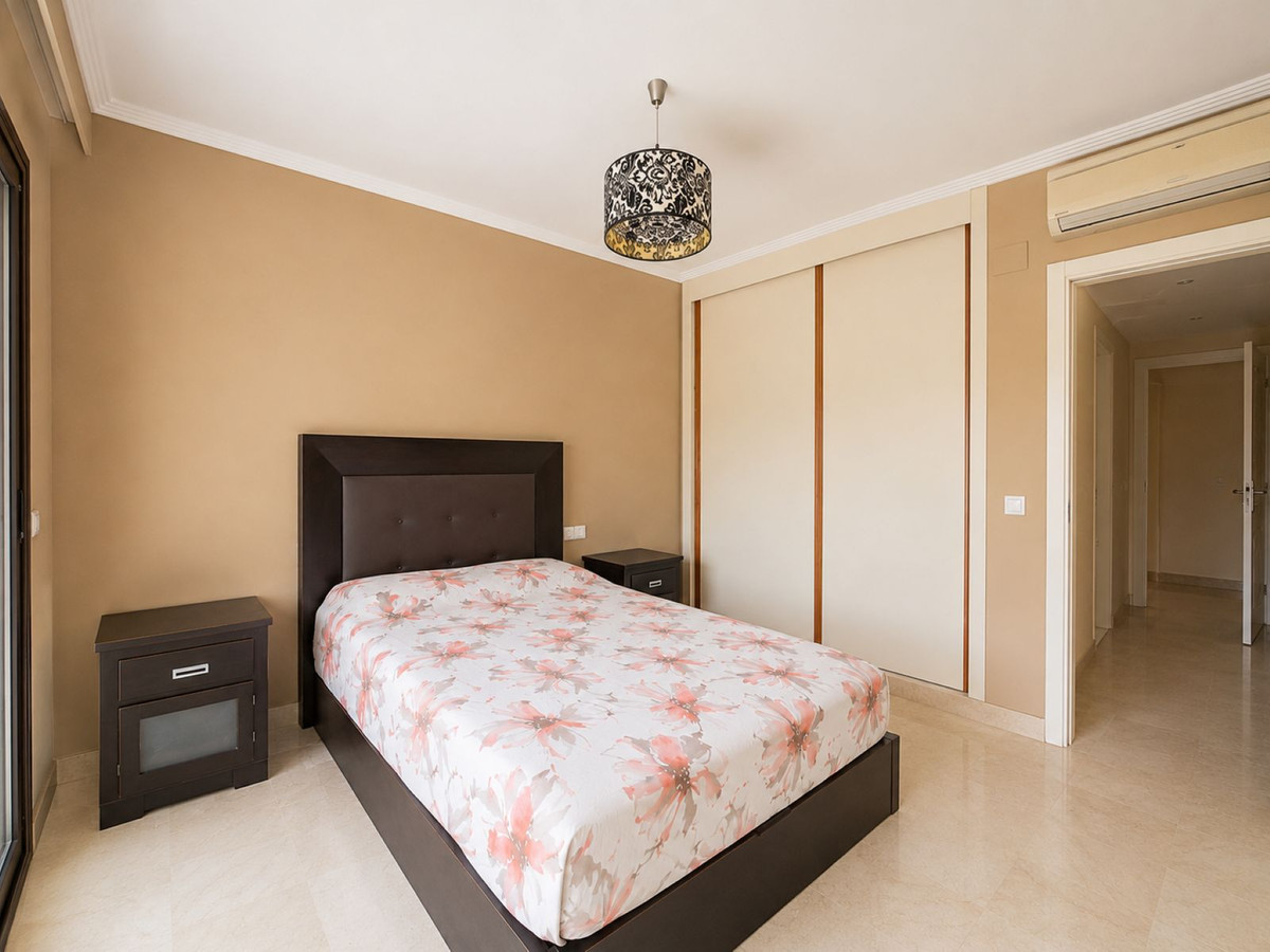 Se vende Apartamento Planta Media de 2 dormitorios en Costa Del Sol, Málaga, España