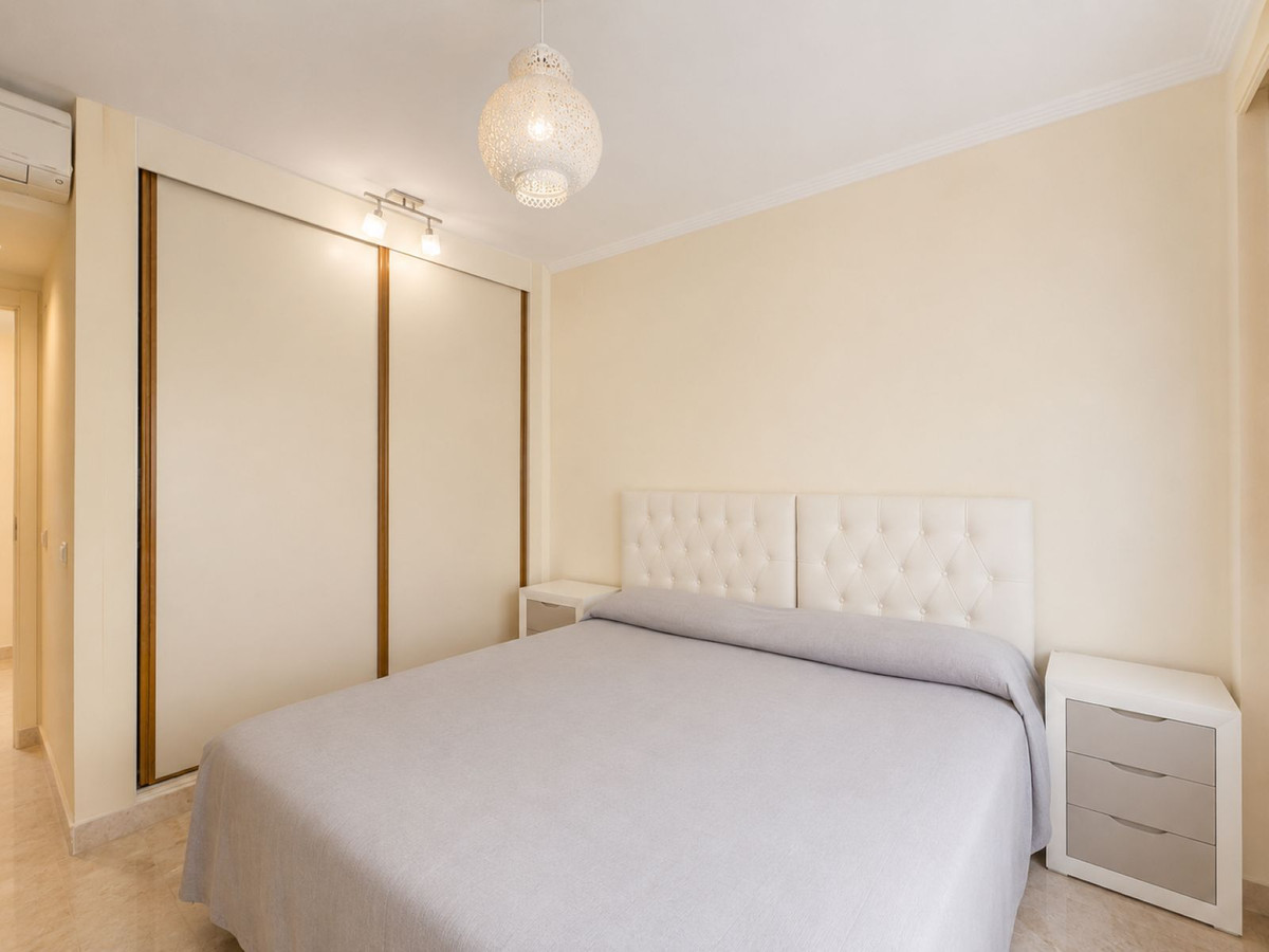 Se vende Apartamento Planta Media de 2 dormitorios en Costa Del Sol, Málaga, España