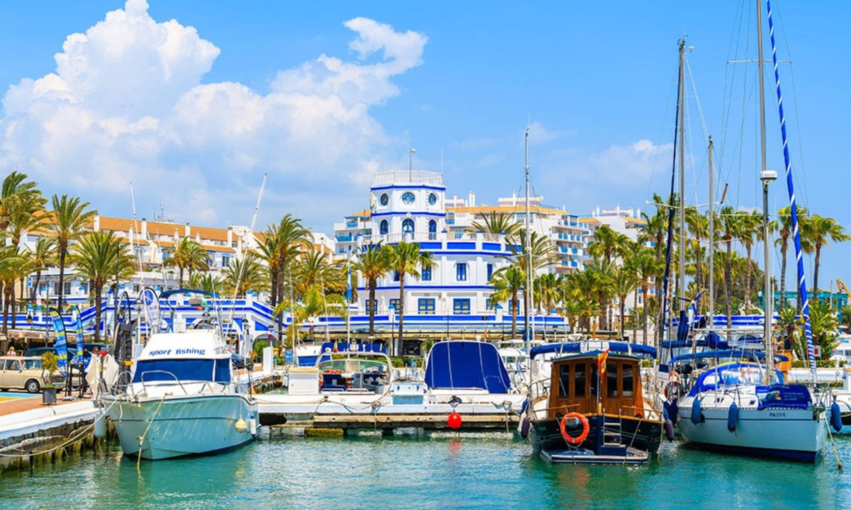 Se vende Apartamento Planta Media de 2 dormitorios en Costa Del Sol, Málaga, España