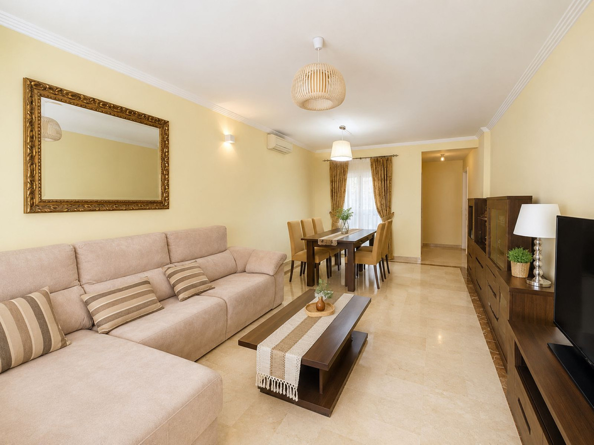 Se vende Apartamento Planta Media de 2 dormitorios en Costa Del Sol, Málaga, España