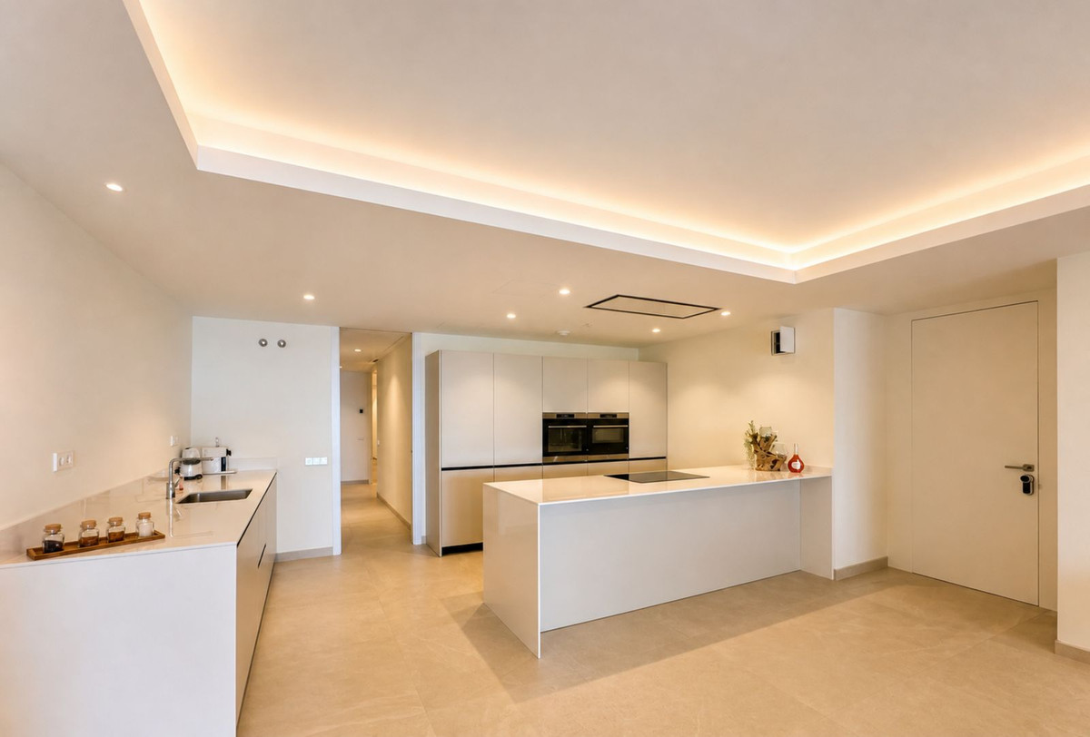 3 Bed Apartment for sale in Estepona Costa Del Sol, Málaga, Spain