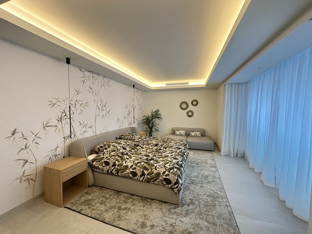 3 Bed Apartment for sale in Estepona Costa Del Sol, Málaga, Spain
