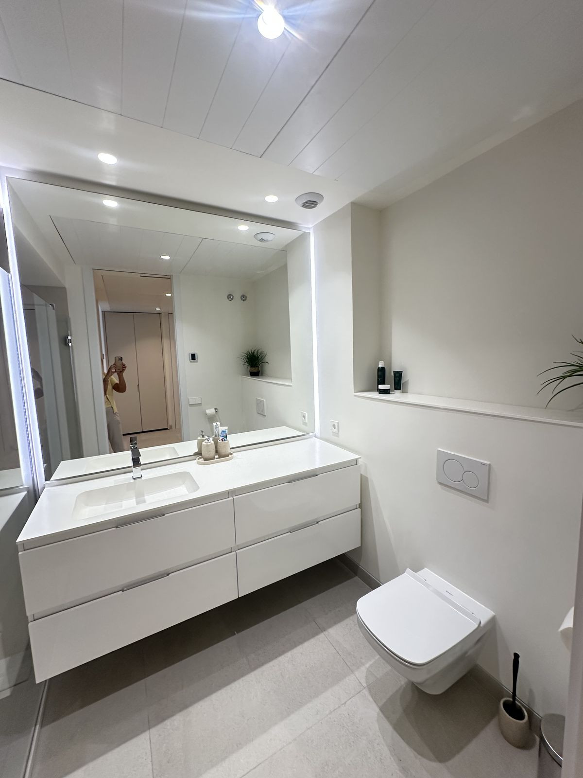 3 Bed Apartment for sale in Estepona Costa Del Sol, Málaga, Spain