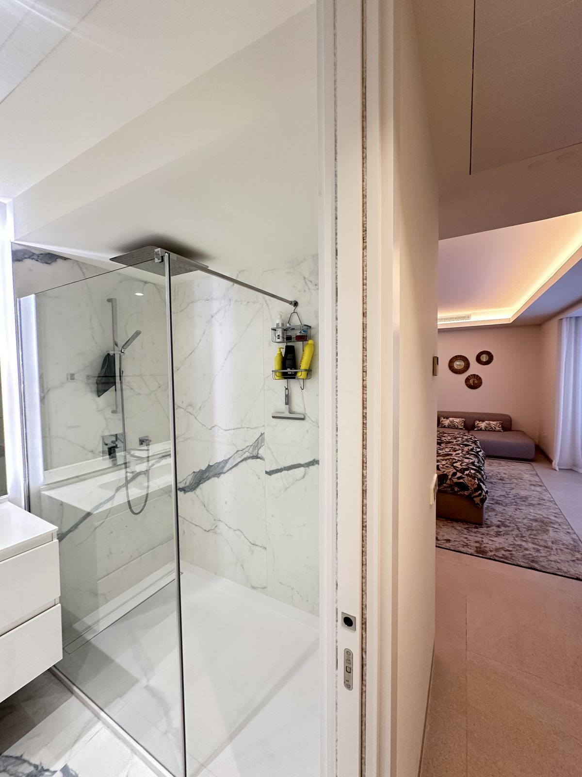 3 Bed Apartment for sale in Estepona Costa Del Sol, Málaga, Spain