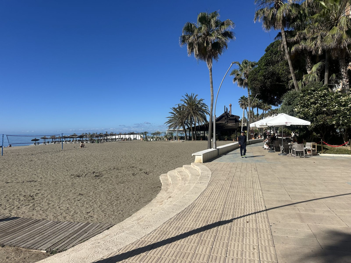 3 Bed Apartment for sale in Estepona Costa Del Sol, Málaga, Spain