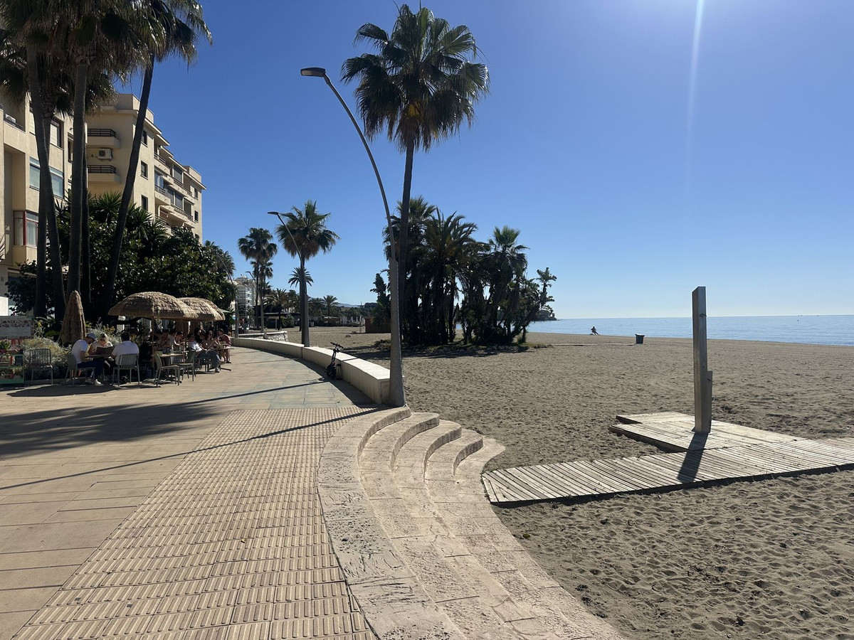 3 Bed Apartment for sale in Estepona Costa Del Sol, Málaga, Spain