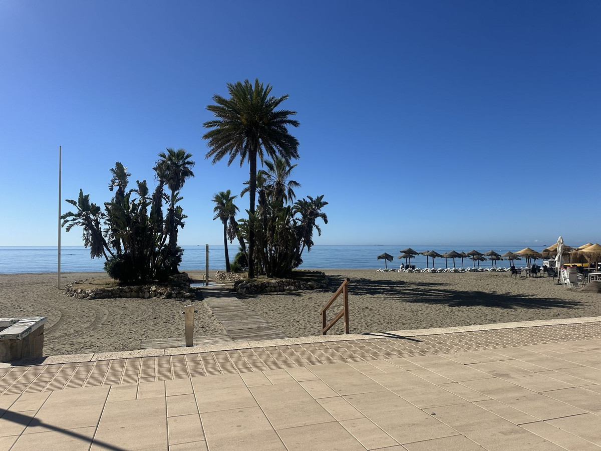 3 Bed Apartment for sale in Estepona Costa Del Sol, Málaga, Spain