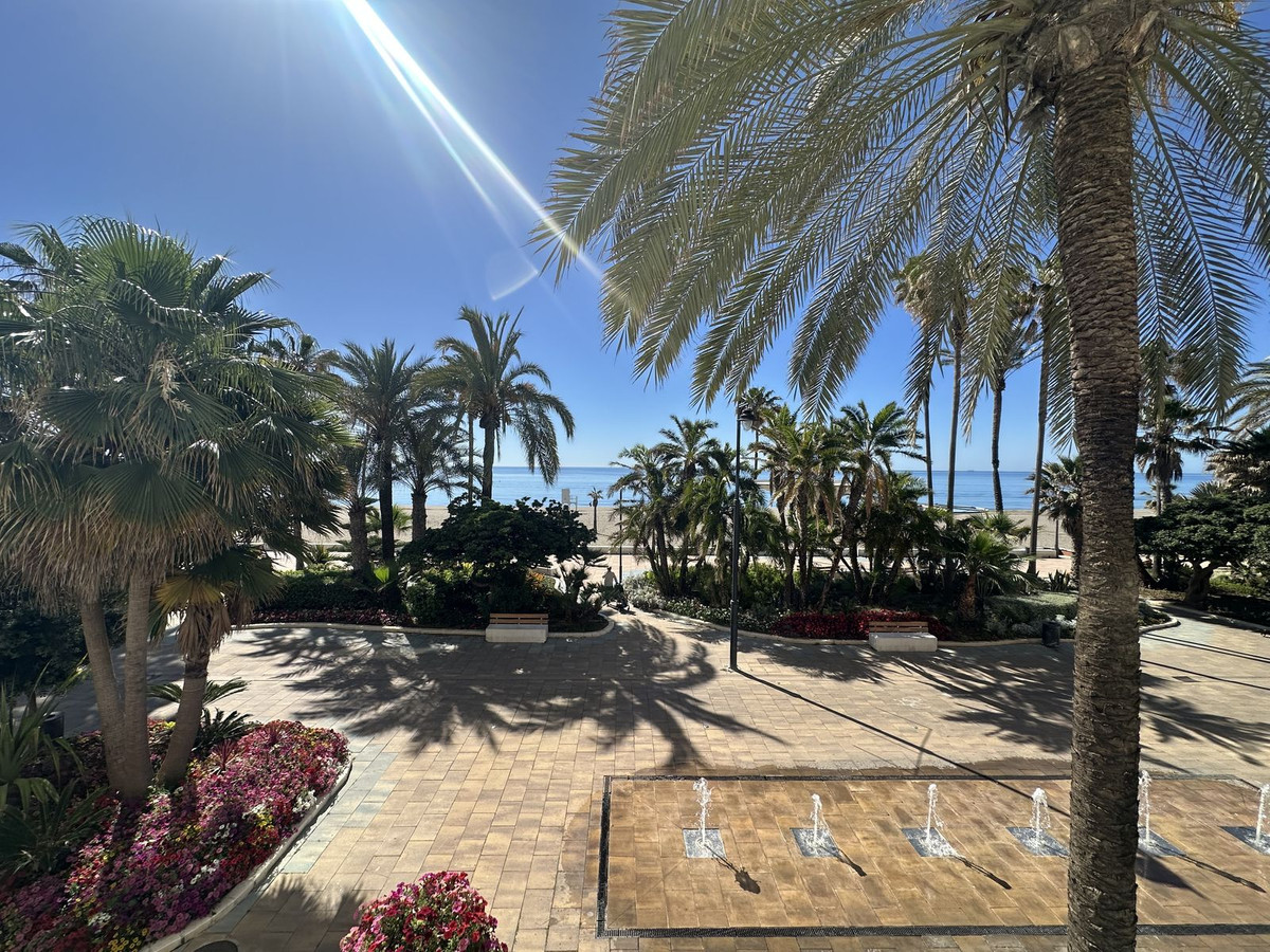 3 Bed Apartment for sale in Estepona Costa Del Sol, Málaga, Spain
