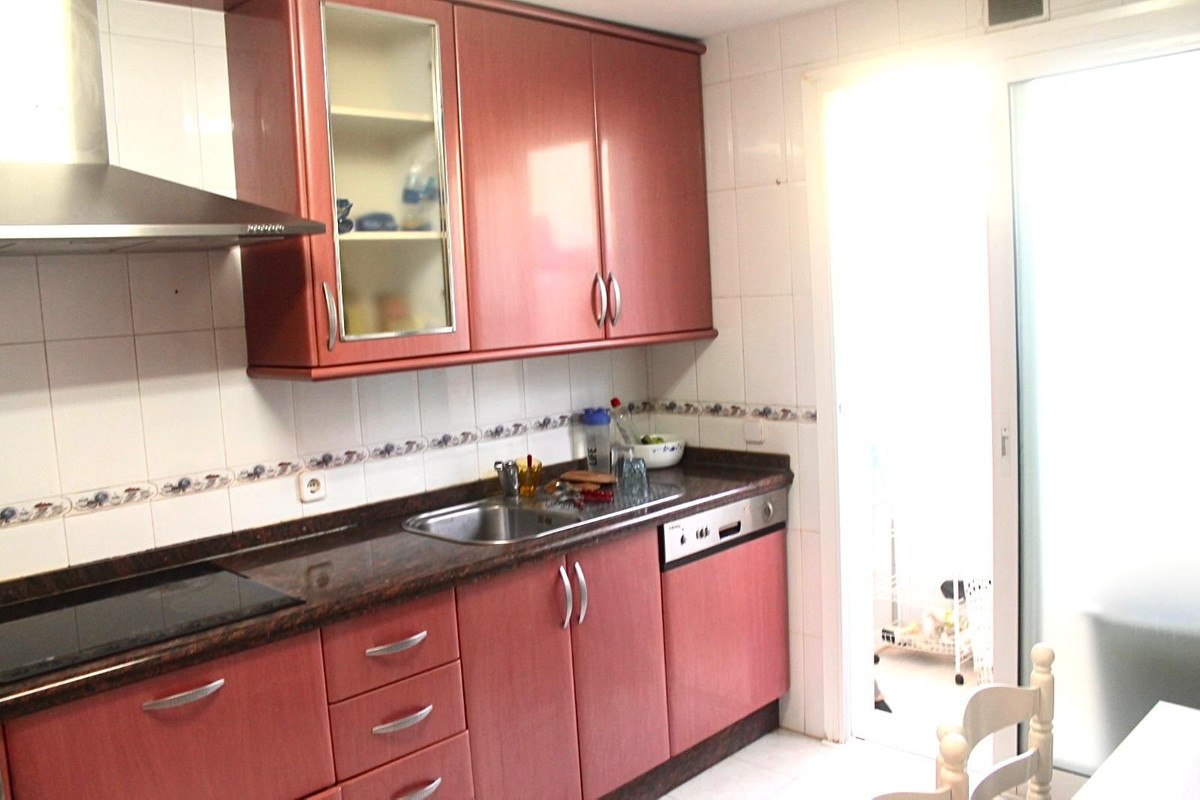 4 Bed Townhouse for sale in Marbella Costa Del Sol, Málaga, Spain