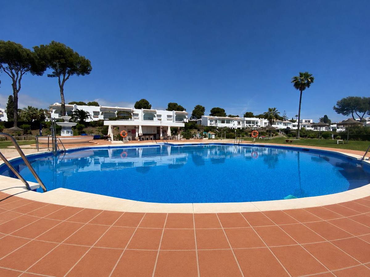 Se vende Apartamento Planta Baja de 2 dormitorios en Costa Del Sol, Málaga, España
