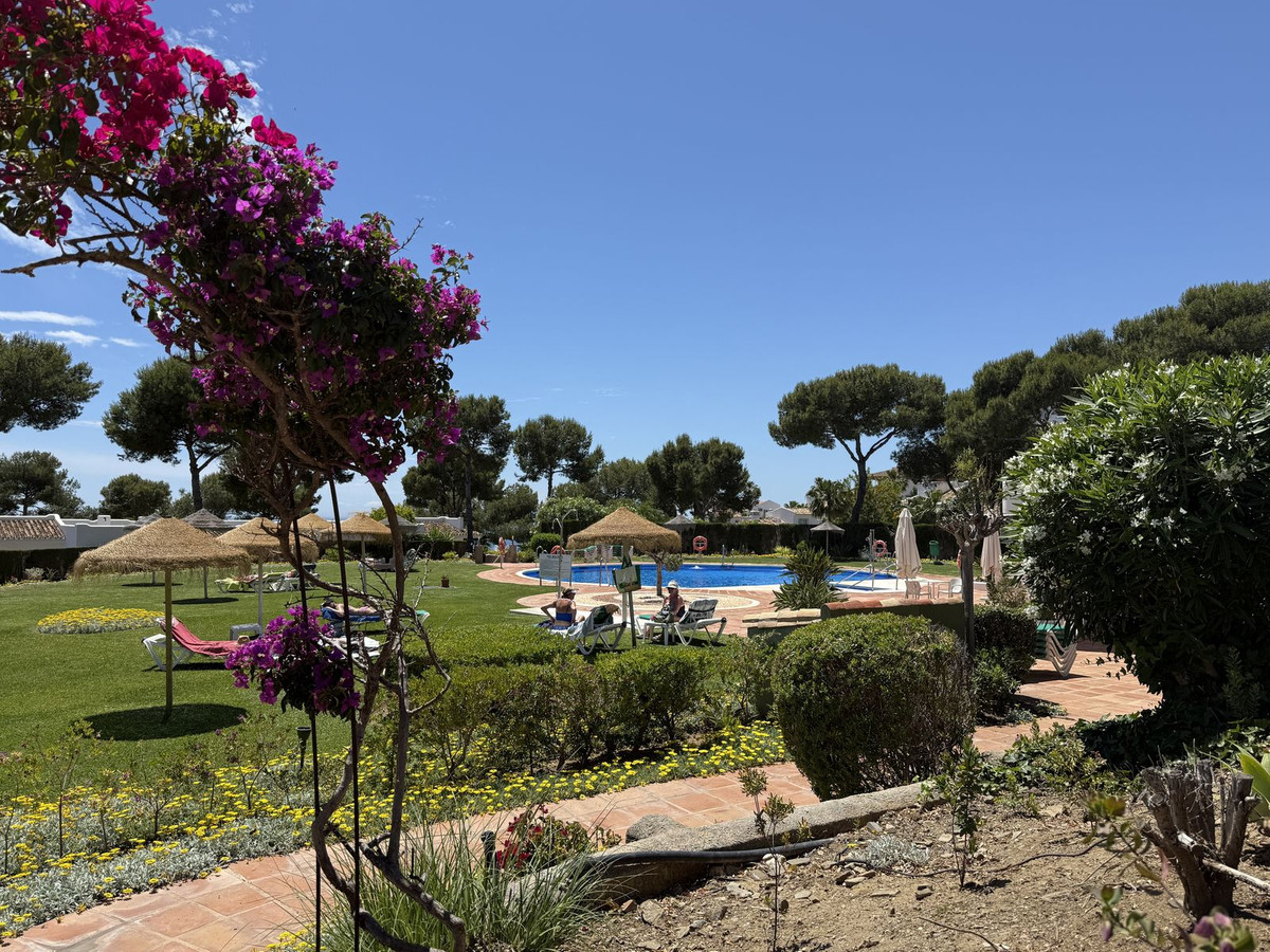 Se vende Apartamento Planta Baja de 2 dormitorios en Costa Del Sol, Málaga, España
