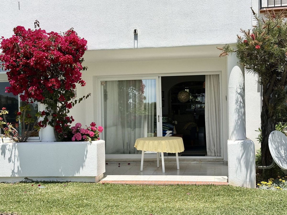 Se vende Apartamento Planta Baja de 2 dormitorios en Costa Del Sol, Málaga, España