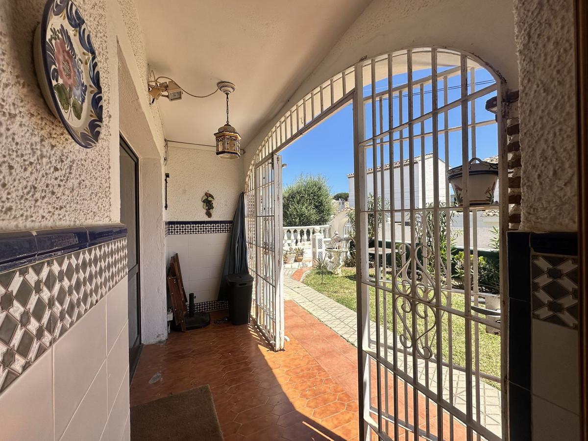 2 Bed Townhouse for sale in Calahonda Costa Del Sol, Málaga, Spain