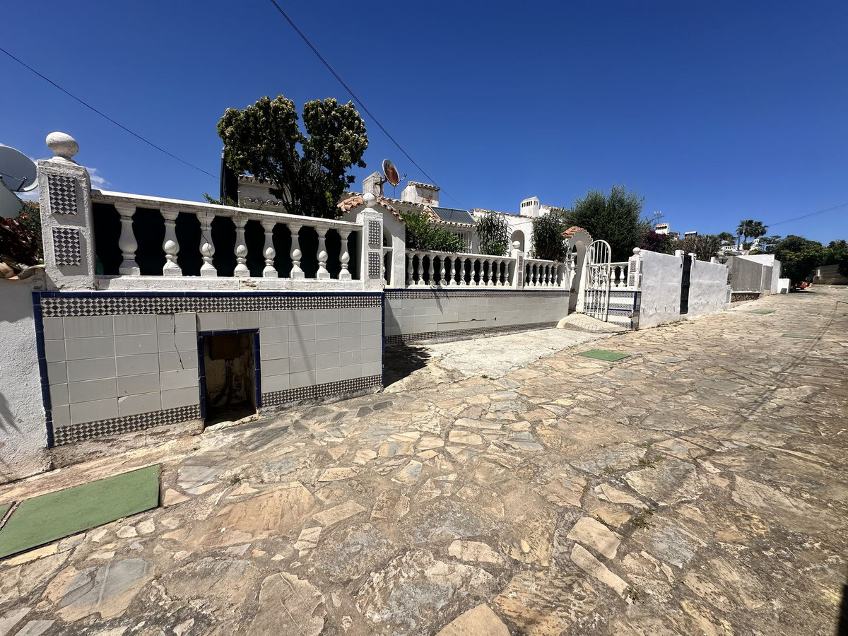 2 Bed Townhouse for sale in Calahonda Costa Del Sol, Málaga, Spain