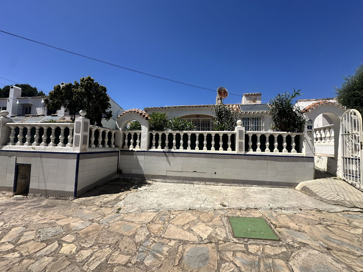 2 Bed Townhouse for sale in Calahonda Costa Del Sol, Málaga, Spain