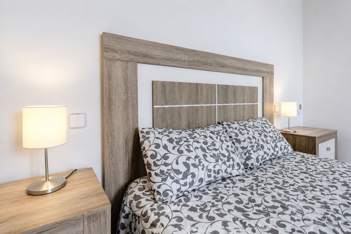 Se vende Apartamento Planta Media de 2 dormitorios en Costa Del Sol, Málaga, España
