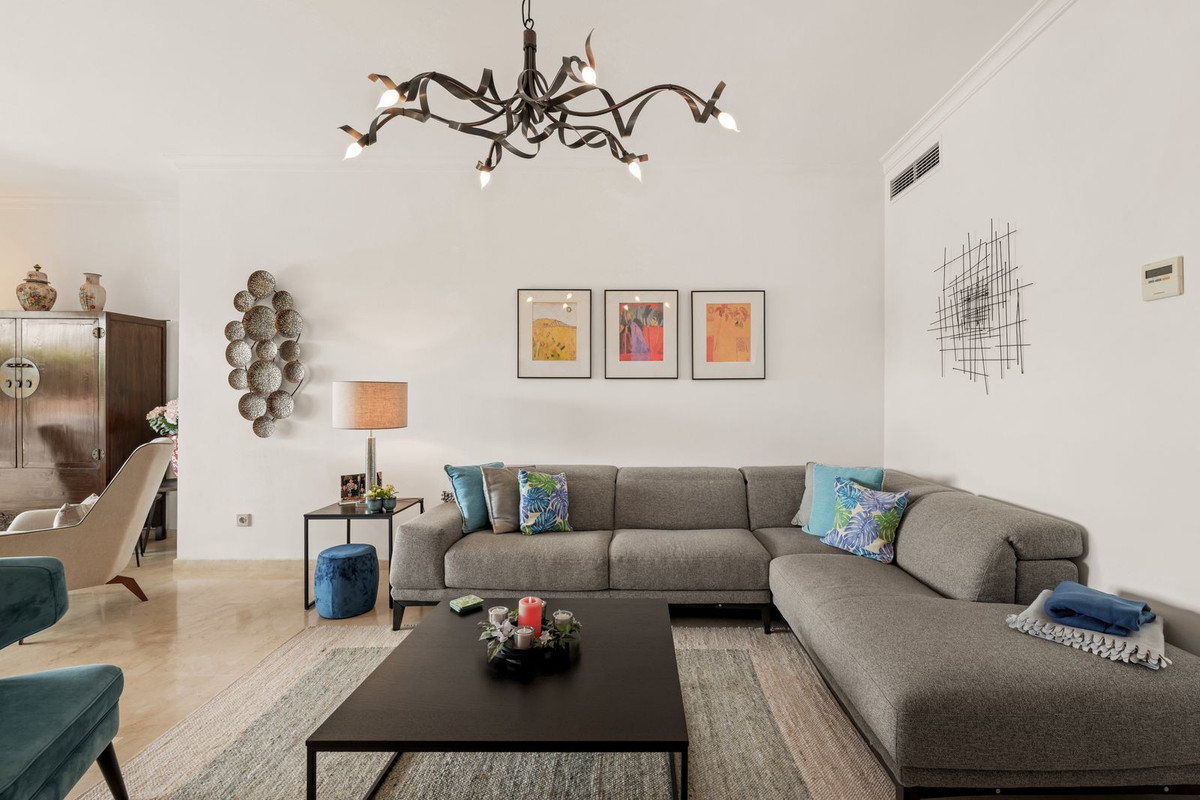 2 Bed Apartment for sale in Estepona Costa Del Sol, Málaga, Spain