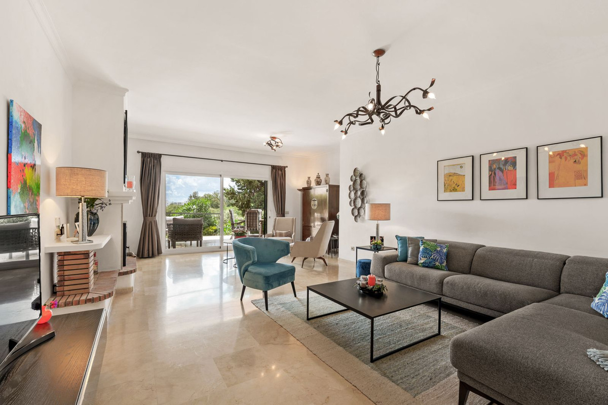2 Bed Apartment for sale in Estepona Costa Del Sol, Málaga, Spain