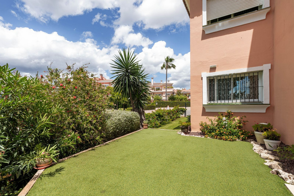 2 Bed Apartment for sale in Estepona Costa Del Sol, Málaga, Spain