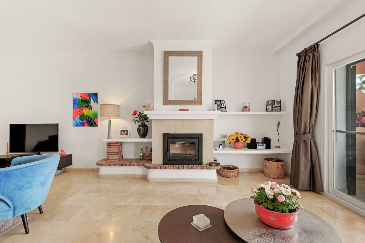 2 Bed Apartment for sale in Estepona Costa Del Sol, Málaga, Spain