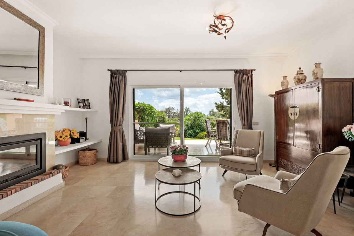 2 Bed Apartment for sale in Estepona Costa Del Sol, Málaga, Spain