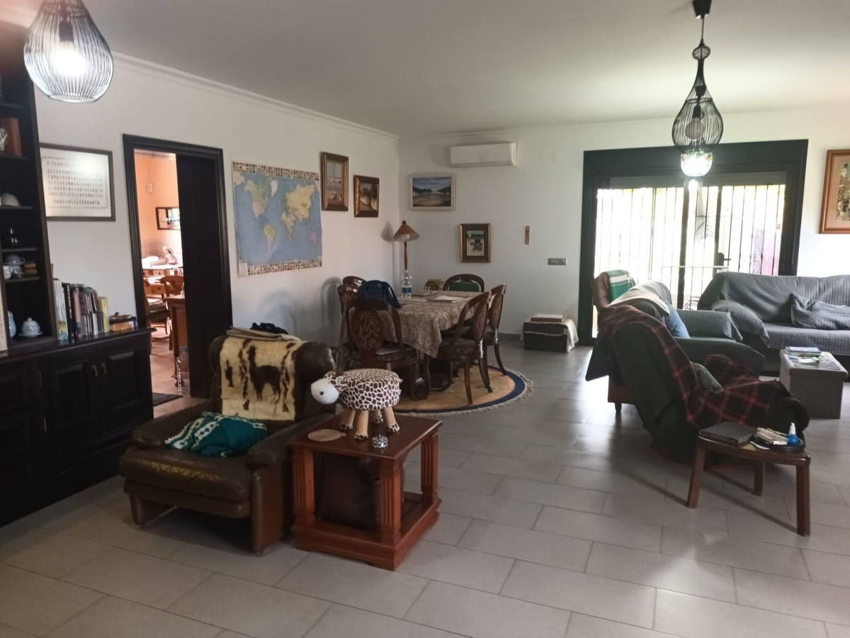 Se vende Villa - Chalet de 4 dormitorios en Costa Del Sol, Málaga, España