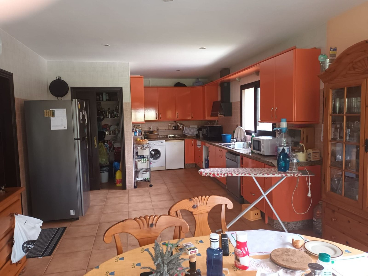 Se vende Villa - Chalet de 4 dormitorios en Costa Del Sol, Málaga, España