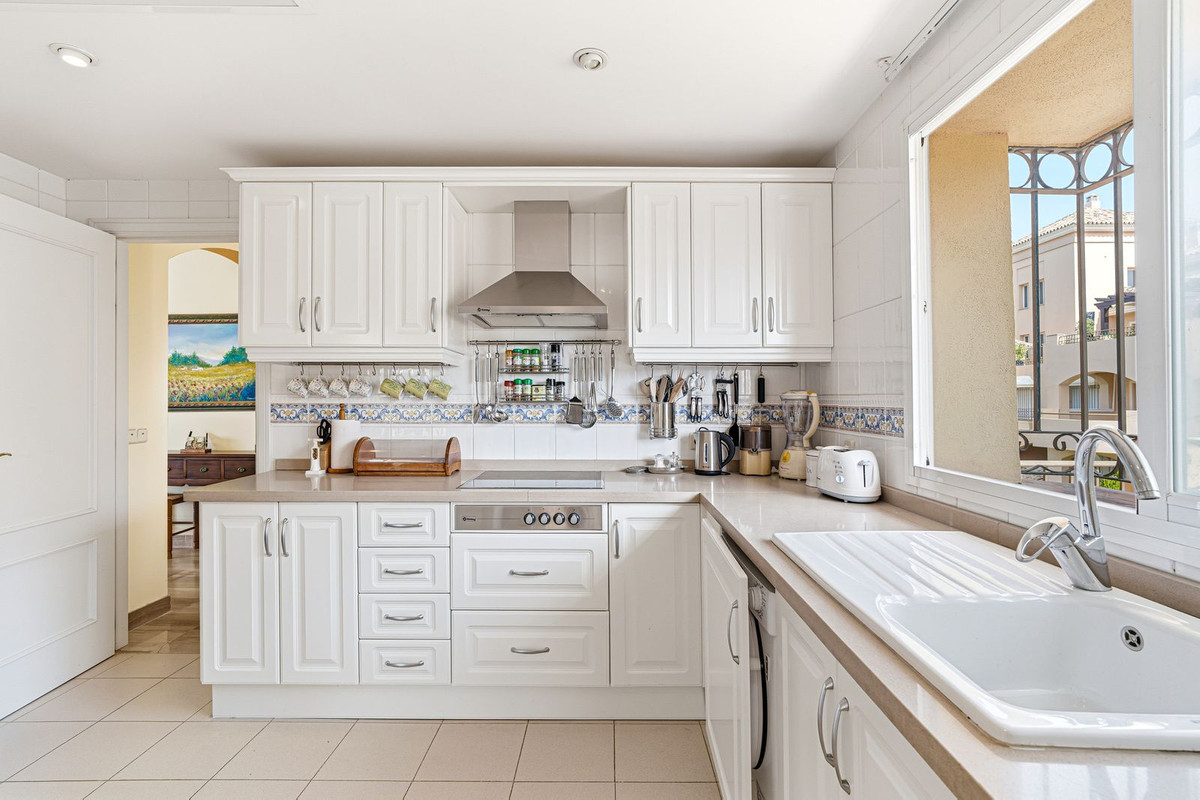 4 Bed Apartment for sale in Elviria Costa Del Sol, Málaga, Spain